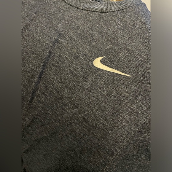 womens nike sports tshirt - Picture 2 of 6